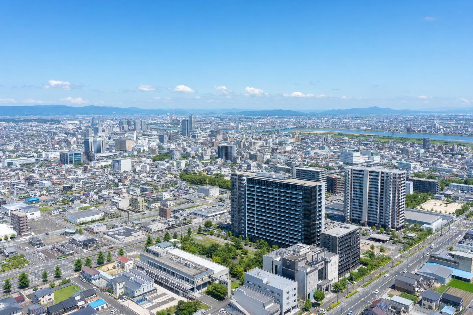 岐阜市の街並みと分譲マンション群